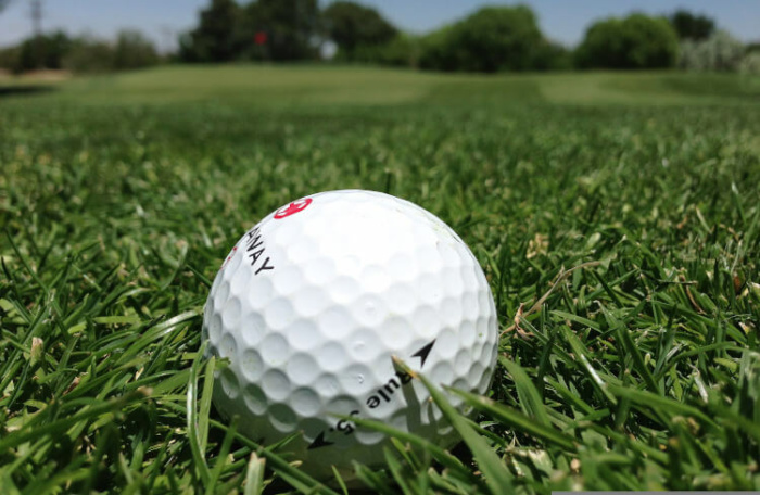 Wie Viele Kerben Hat Ein Golfball Wie viele Dellen hat ein Golfball? Und warum hat er die?